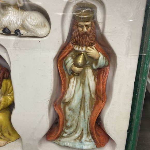 Nativity scene - Picture 8 of 17